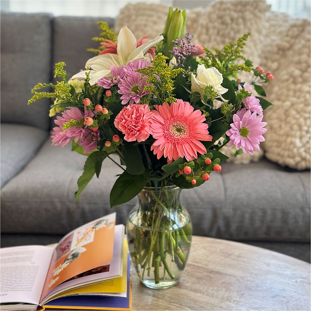 Pastel Tradition - A Florist Original – Bloom N Grow Floral Design, Atascadero CA